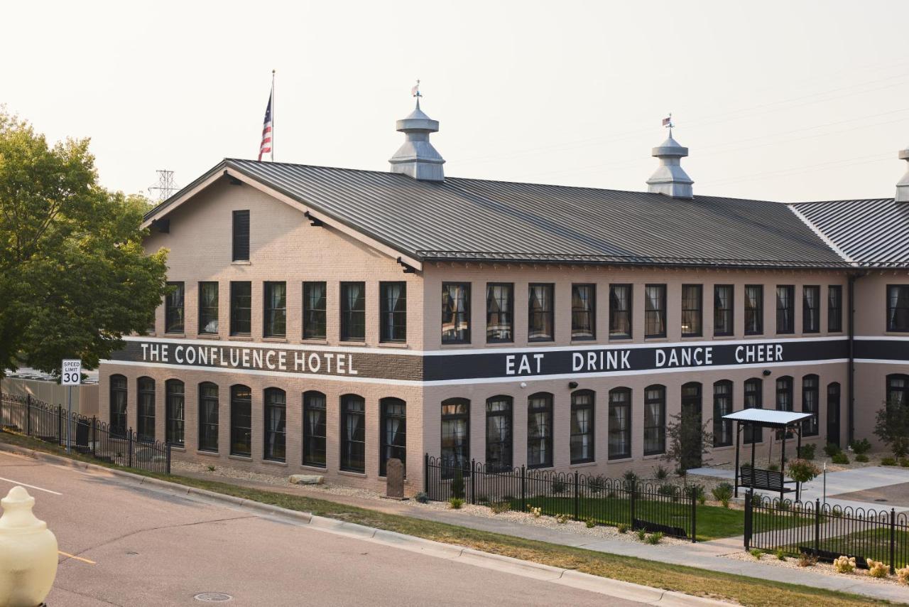 The Confluence Hotel Hastings Esterno foto