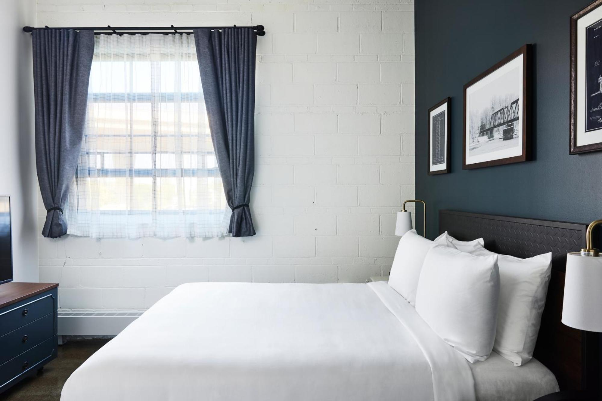 The Confluence Hotel Hastings Esterno foto